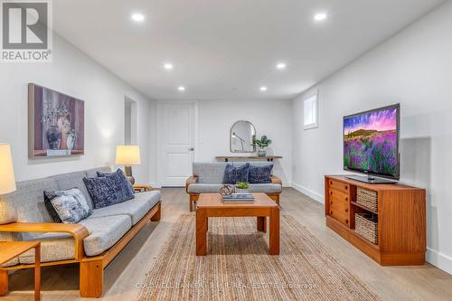 972 Curtis Crescent, Cobourg, ON - Indoor Photo Showing Living Room