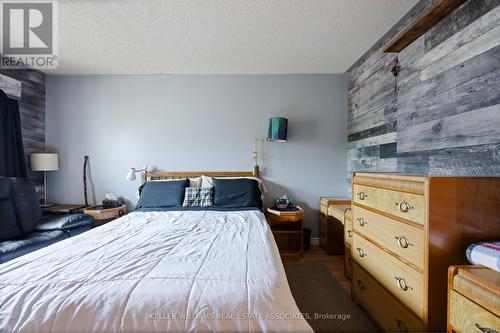 6 Robert Lane, Halton Hills, ON - Indoor Photo Showing Bedroom