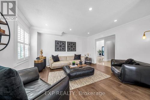 3338 Beau Rivage Crescent, Mississauga, ON - Indoor Photo Showing Living Room