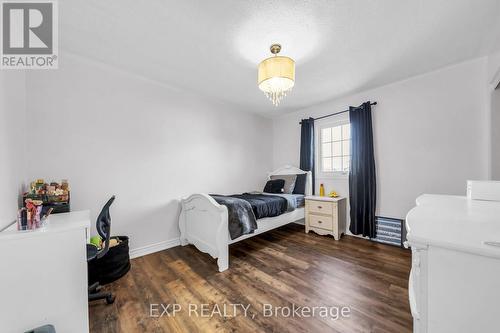 3338 Beau Rivage Crescent, Mississauga, ON - Indoor Photo Showing Bedroom