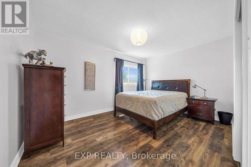 3338 Beau Rivage Crescent, Mississauga, ON - Indoor Photo Showing Bedroom