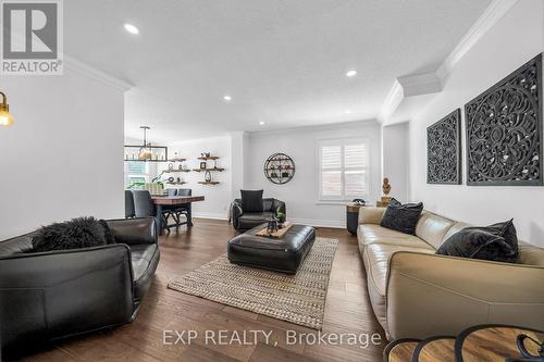 3338 Beau Rivage Crescent, Mississauga, ON - Indoor Photo Showing Living Room