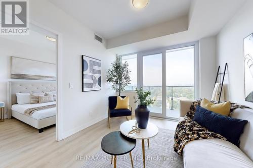 1706 - 15 Ellerslie Avenue, Toronto, ON - Indoor Photo Showing Living Room