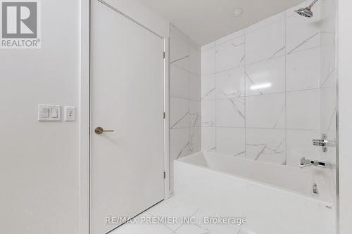 1706 - 15 Ellerslie Avenue, Toronto, ON - Indoor Photo Showing Bathroom