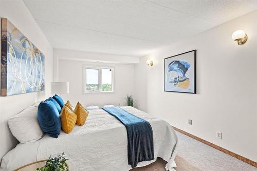 607 2000 Sinclair Street, Winnipeg, MB - Indoor Photo Showing Bedroom