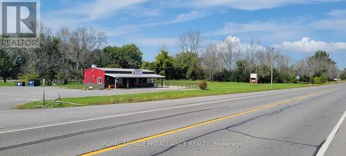 20261 Loyalist Parkway, Prince Edward County (Ameliasburgh), ON 