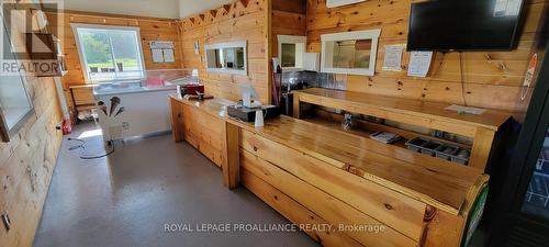 20261 Loyalist Parkway, Prince Edward County (Ameliasburgh), ON 