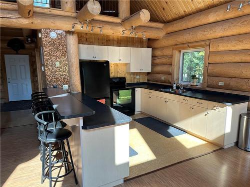 530 Goldeneye Lane, Swan River, MB - Indoor Photo Showing Kitchen