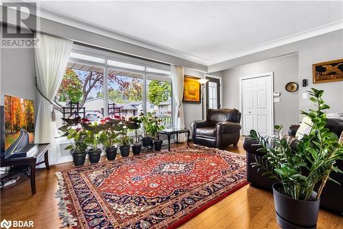 72 Richelieu Drive, St. Catharines, ON - Indoor Photo Showing Living Room