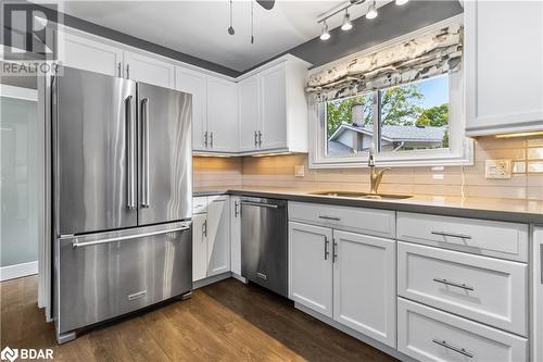 72 Richelieu Drive, St. Catharines, ON - Indoor Photo Showing Kitchen With Stainless Steel Kitchen With Double Sink