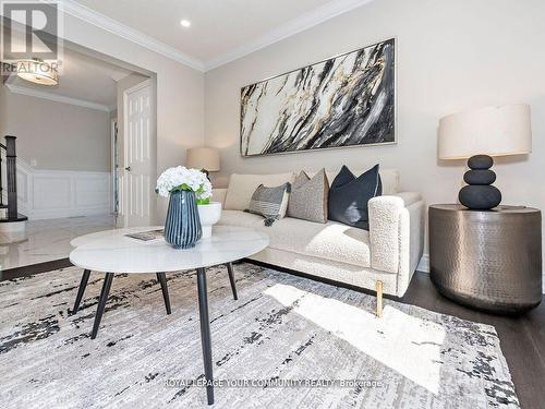 25 Bornholm Drive, Toronto, ON - Indoor Photo Showing Living Room