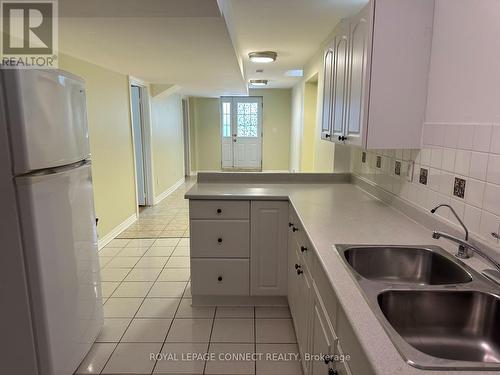 103 Fadine Road, Newmarket, ON - Indoor Photo Showing Kitchen With Double Sink