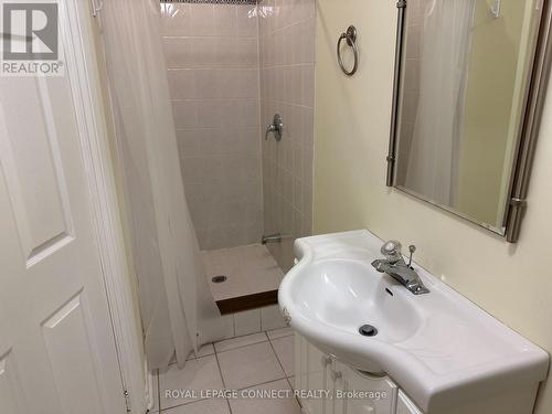 103 Fadine Road, Newmarket, ON - Indoor Photo Showing Bathroom