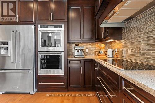 14 Merrill Drive, Prince Edward County (Wellington), ON - Indoor Photo Showing Kitchen With Stainless Steel Kitchen With Upgraded Kitchen