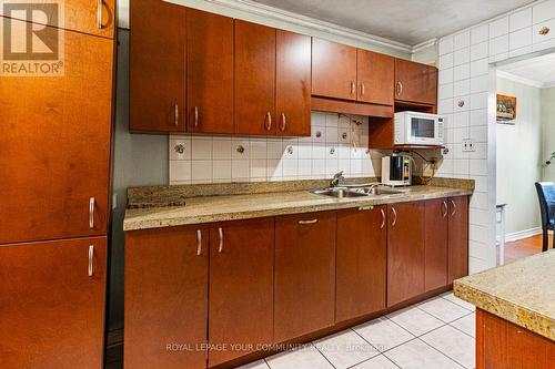 336 Fleetwood Crescent, Brampton, ON - Indoor Photo Showing Kitchen With Double Sink