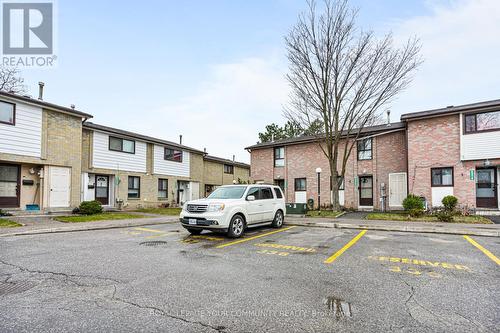 336 Fleetwood Crescent, Brampton, ON - Outdoor With Facade