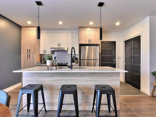 Kitchen - 101-3900 Boul. Henri-Bourassa E., Montréal (Montréal-Nord), QC - Indoor Photo Showing Kitchen With Double Sink With Upgraded Kitchen