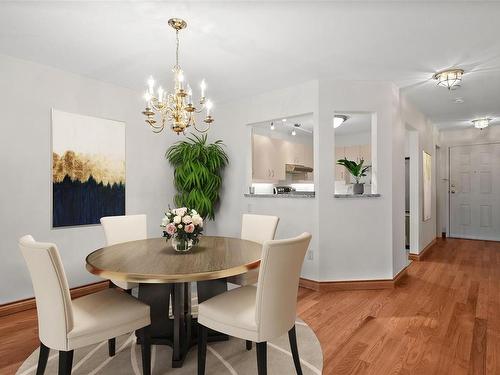 203-1477 Yale St, Oak Bay, BC - Indoor Photo Showing Dining Room