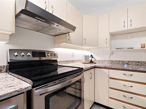 203-1477 Yale St, Oak Bay, BC - Indoor Photo Showing Kitchen