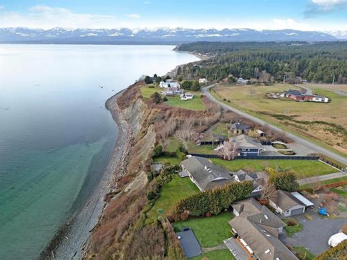 1027 Kye Bay Rd, Comox, BC 