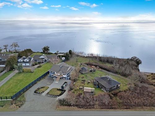 1027 Kye Bay Rd, Comox, BC 