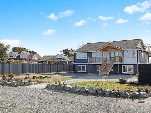 1027 Kye Bay Rd, Comox, BC 