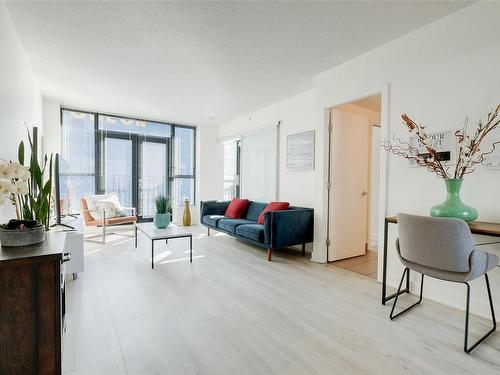 304-760 Johnson St, Victoria, BC - Indoor Photo Showing Living Room