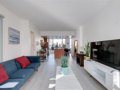 304-760 Johnson St, Victoria, BC - Indoor Photo Showing Living Room