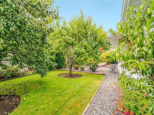 691 Arbutus St, Qualicum Beach, BC 