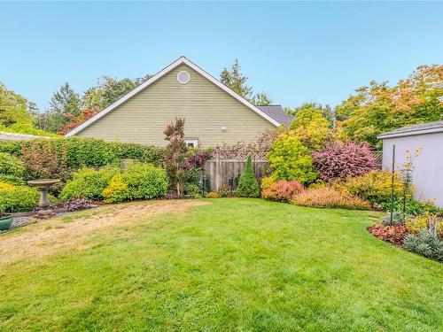 691 Arbutus St, Qualicum Beach, BC 