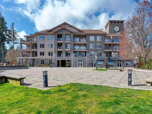 405-1335 Bear Mountain Pkwy, Langford, BC - Outdoor