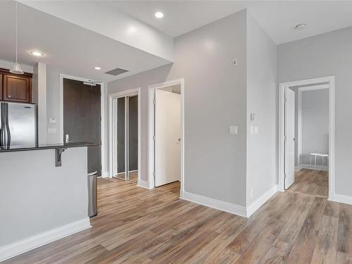 405-1335 Bear Mountain Pkwy, Langford, BC - Indoor Photo Showing Kitchen