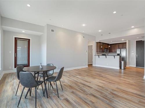 405-1335 Bear Mountain Pkwy, Langford, BC - Indoor Photo Showing Dining Room