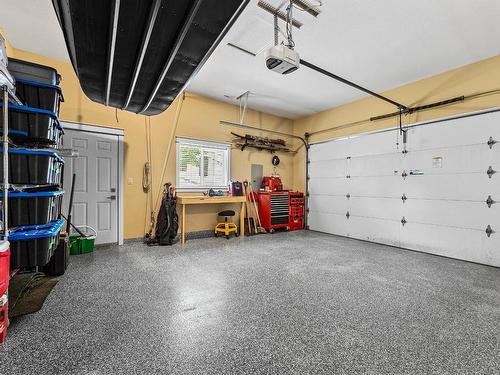 574 Sun Rivers Drive W, Kamloops, BC - Indoor Photo Showing Garage