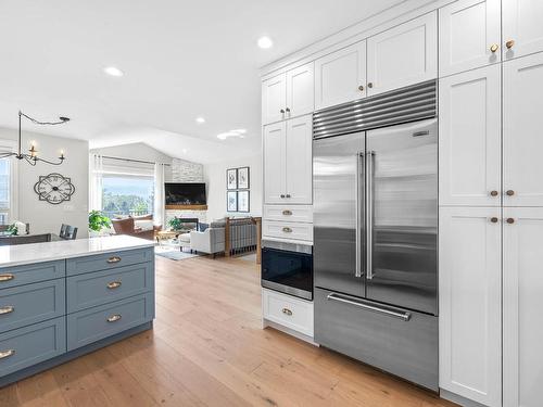 574 Sun Rivers Drive W, Kamloops, BC - Indoor Photo Showing Kitchen