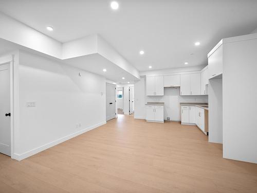 2141 Galore Cres, Kamloops, BC - Indoor Photo Showing Kitchen