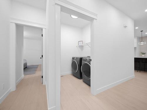 2141 Galore Cres, Kamloops, BC - Indoor Photo Showing Laundry Room