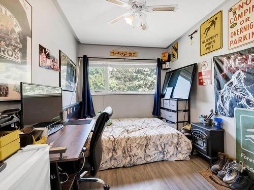 838 Lolo Street, Kamloops, BC - Indoor Photo Showing Bedroom