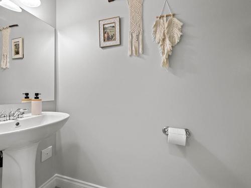 50-1055 Aberdeen Drive, Kamloops, BC - Indoor Photo Showing Bathroom