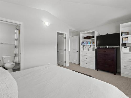 50-1055 Aberdeen Drive, Kamloops, BC - Indoor Photo Showing Bedroom