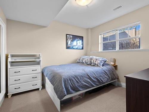 50-1055 Aberdeen Drive, Kamloops, BC - Indoor Photo Showing Bedroom