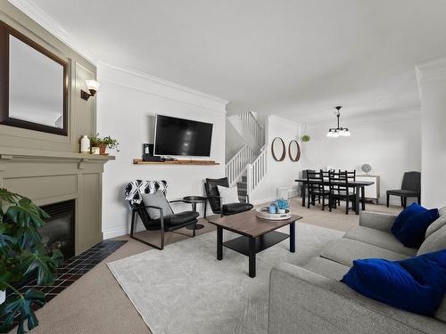 50-1055 Aberdeen Drive, Kamloops, BC - Indoor Photo Showing Living Room With Fireplace