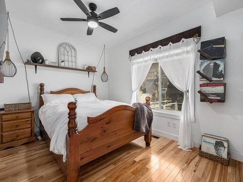 253 Royal Ave, Kamloops, BC - Indoor Photo Showing Bedroom