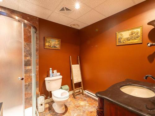 Bathroom - 2525 Rue Beethoven, Drummondville, QC - Indoor Photo Showing Bathroom