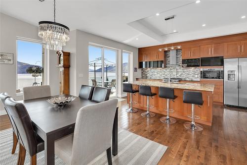 6372 Topham Place, Peachland, BC - Indoor Photo Showing Dining Room