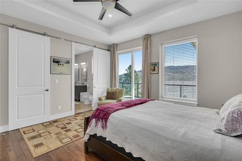 6372 Topham Place, Peachland, BC - Indoor Photo Showing Bedroom