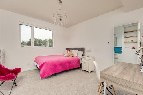 452 Barkley Road, Kelowna, BC - Indoor Photo Showing Bedroom