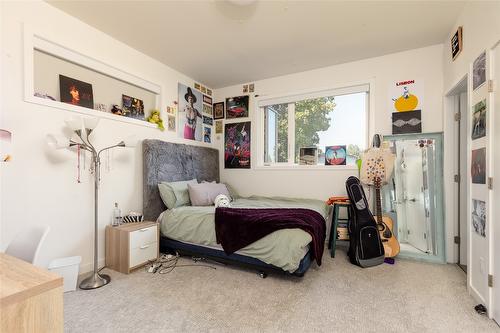 452 Barkley Road, Kelowna, BC - Indoor Photo Showing Bedroom