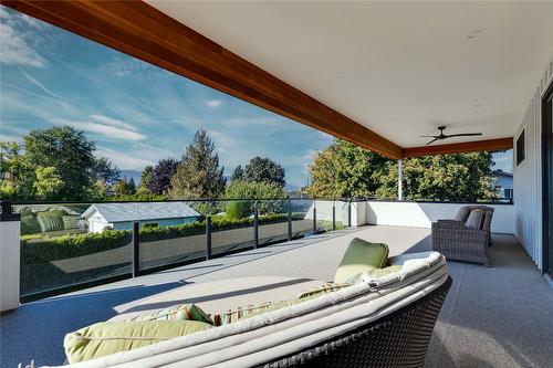 452 Barkley Road, Kelowna, BC - Outdoor With Exterior