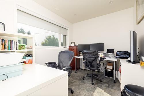 452 Barkley Road, Kelowna, BC - Indoor Photo Showing Office